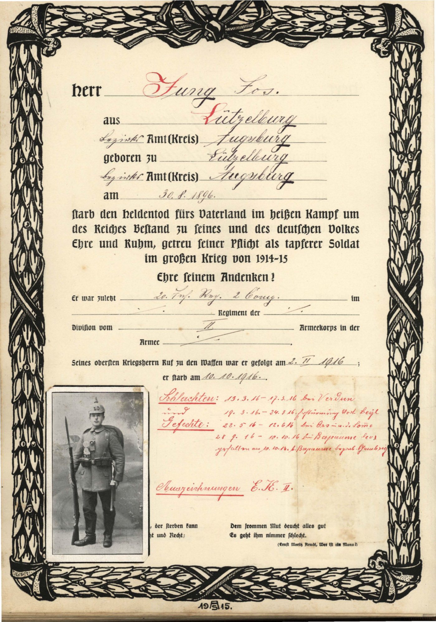 Ehrenblatt mit eingeklebtem Porträtfoto eines Soldaten