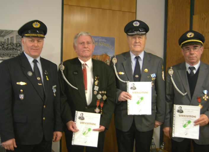Lützow-Auszeichnungen verliehen durch den 1. Bezirksvorsitzenden und BKV Vizepräsident Peter Geiger an Kameradin Sivlia Müller und Kameraden Alfred Jung, Anton Ley, Christian Müller und Alois Schnelzer